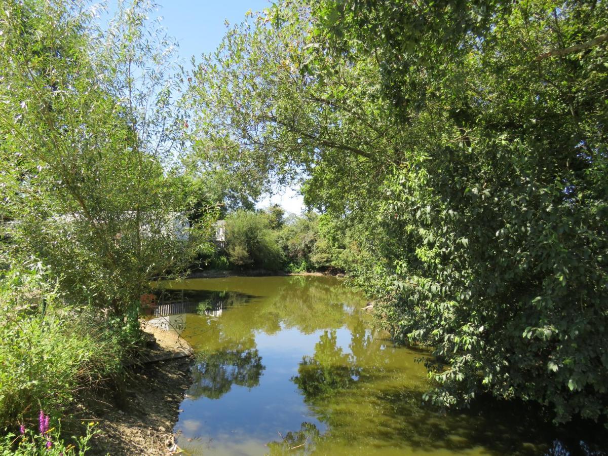 Camping Les P'Tites Maisons Dans La Prairie Sallertaine Buitenkant foto